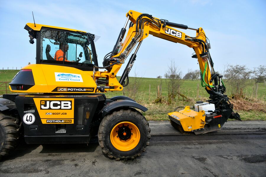8分鐘修復1個坑！成本減半！JCB公路維護新品PotholePro